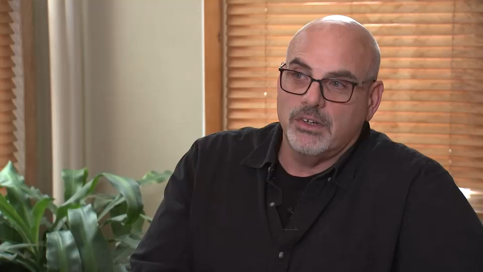 Long Island professor fights back over monthly mystery charge on phone bill
— WABC-TV Eyewitness News (ABC7 NY)