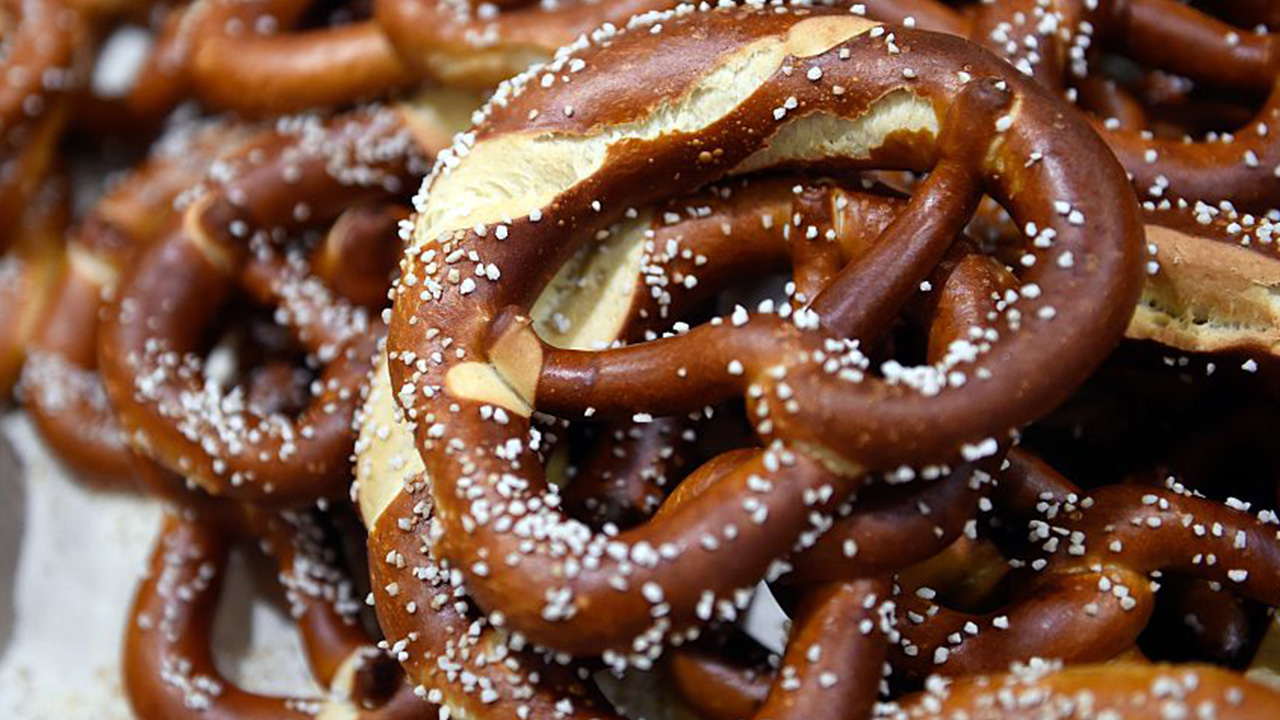 Students served pretzels covered in oven cleaner, lawsuit claims — Patchogue Schools news